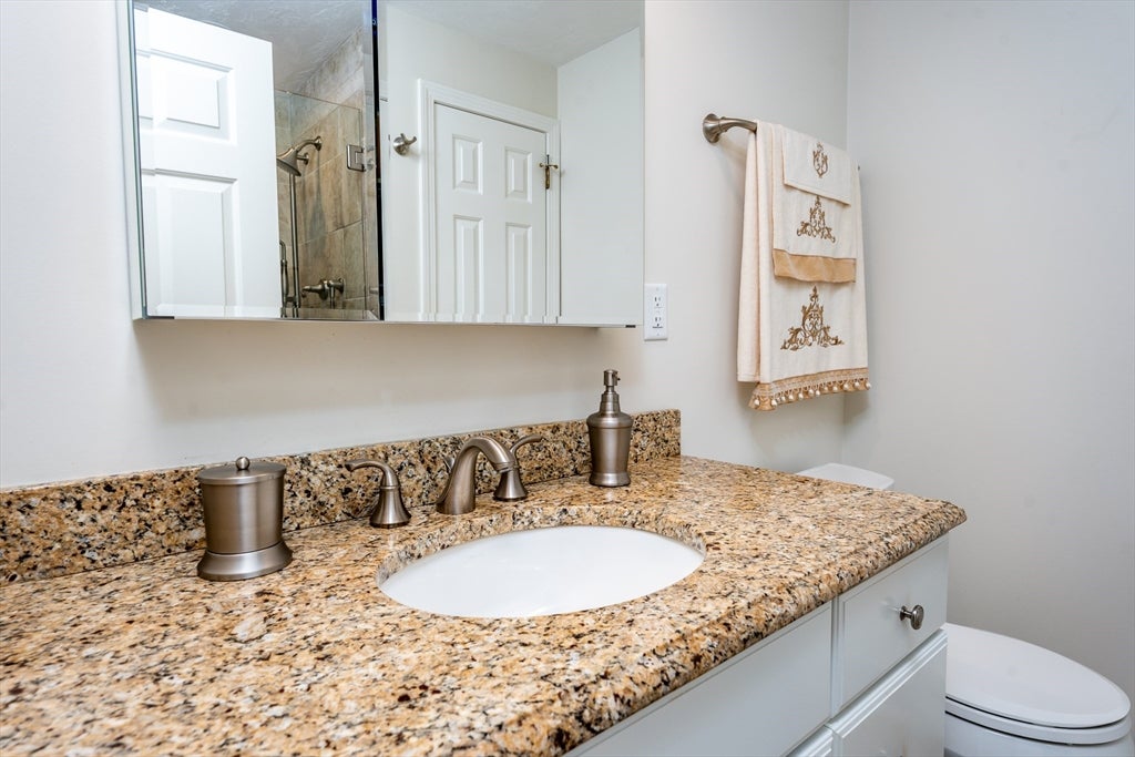 2 Mainsail Cir #70, Mashpee, MA Photo #15