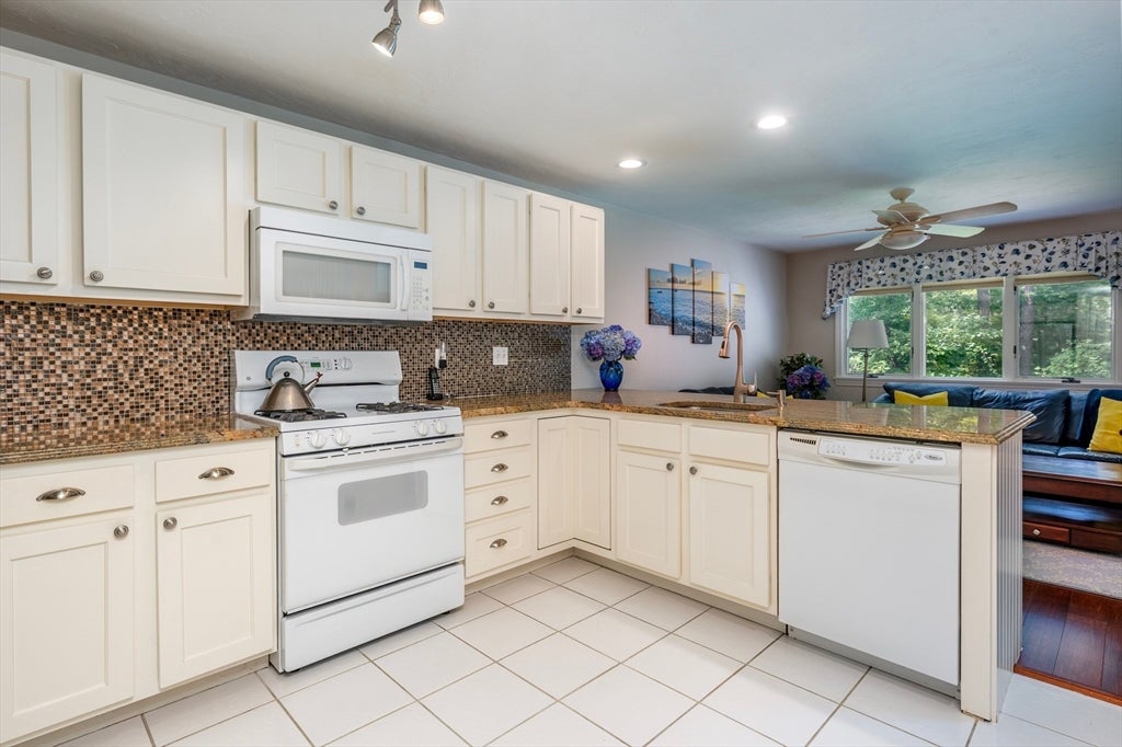 2 Mainsail Cir #70, Mashpee, MA Photo #7