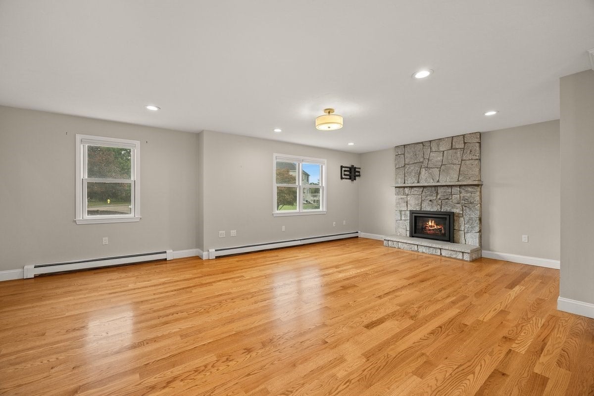 20 Harvest Ln