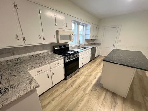 Photo of 44 Capitol St #1, Watertown, MA 02472 (MLS # 73511671)