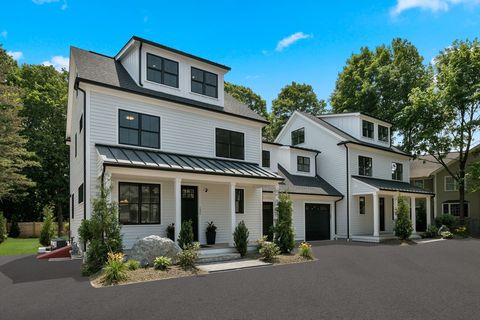 132 Hillside Ave 132 Needham MA 02494