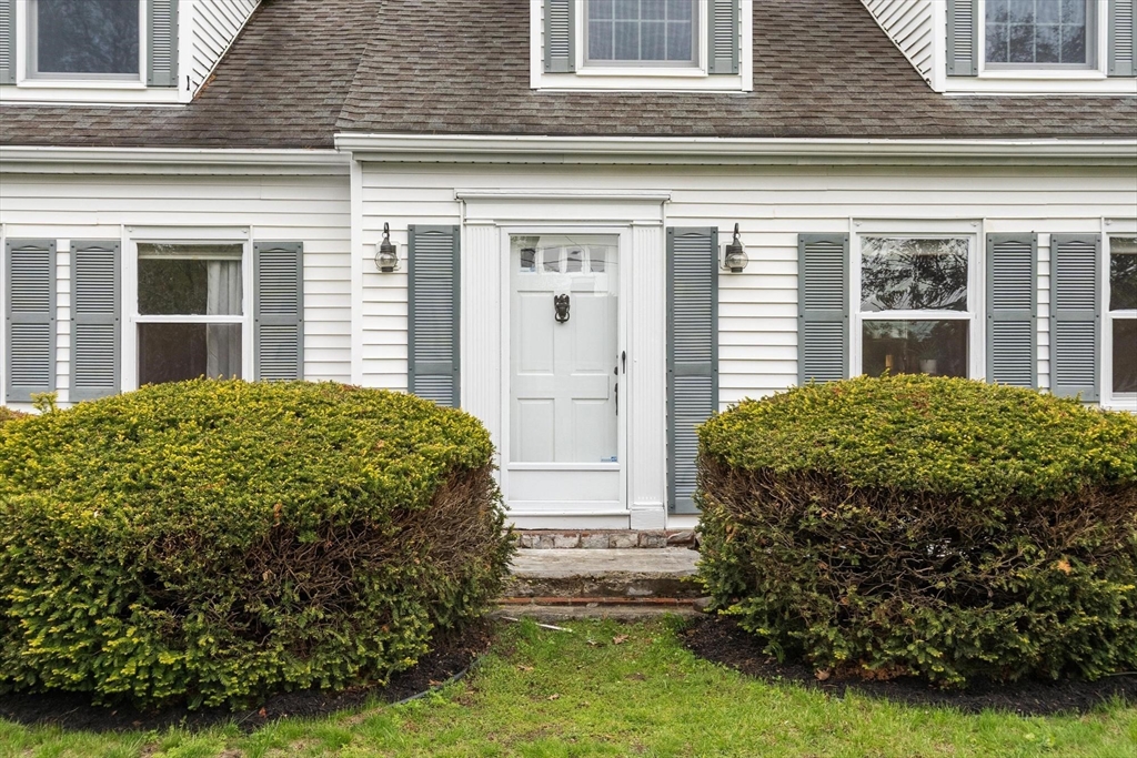 289 Sterling Rd, Lancaster, MA Photo #2