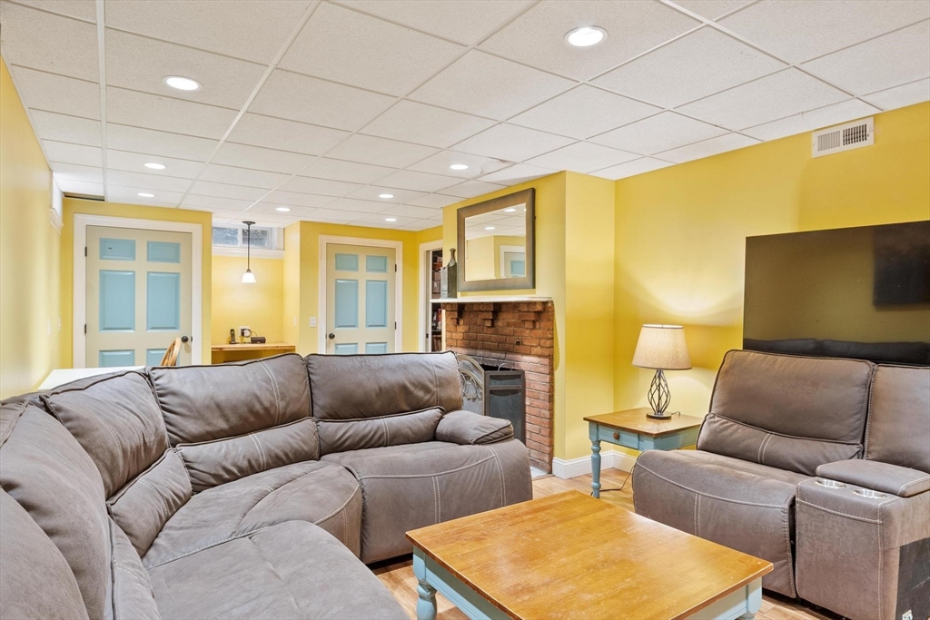 289 Sterling Rd, Lancaster, MA Photo #28