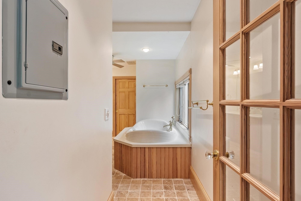 289 Sterling Rd, Lancaster, MA Photo #25