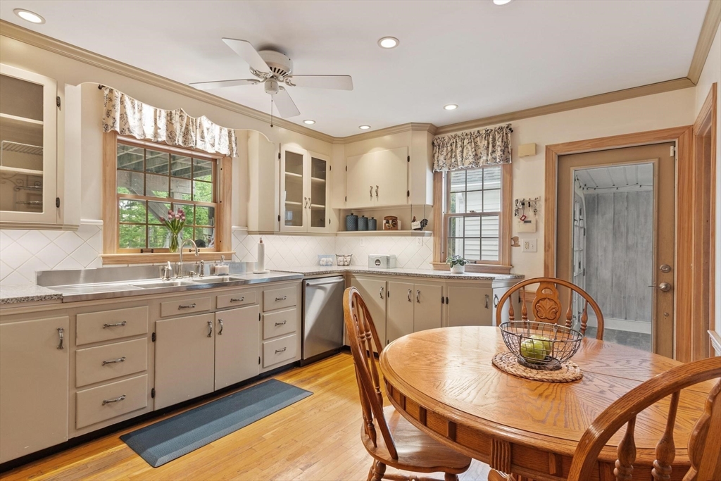 289 Sterling Rd, Lancaster, MA Photo #11