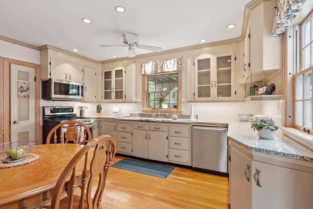 289 Sterling Rd, Lancaster, MA Photo #9