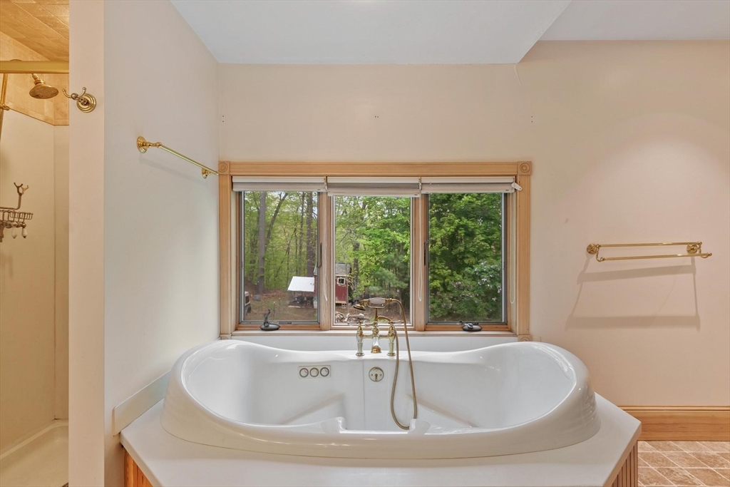 289 Sterling Rd, Lancaster, MA Photo #24