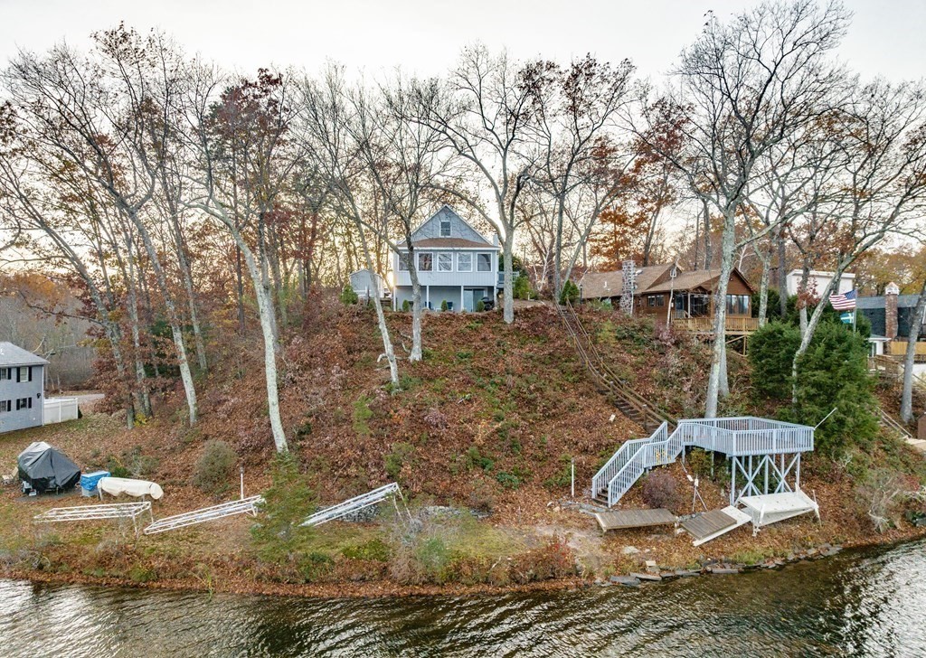 24 Shore Rd