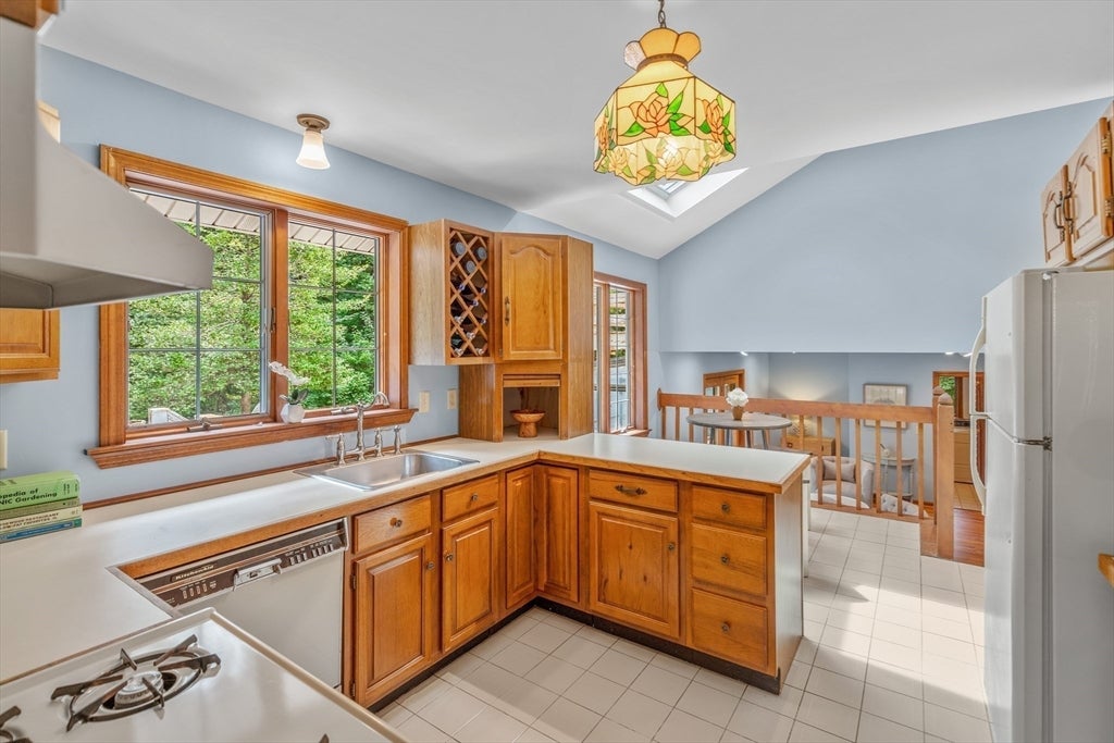 21 Club House Drive, Bourne, MA, 21 Club House Drive, Bourne, MA Photo #11
