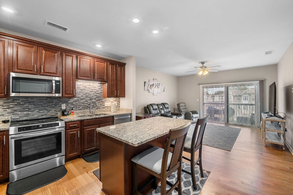 220 Martins Lndg 403