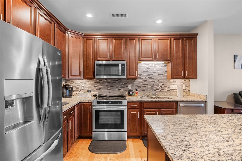 220 Martins Lndg 403