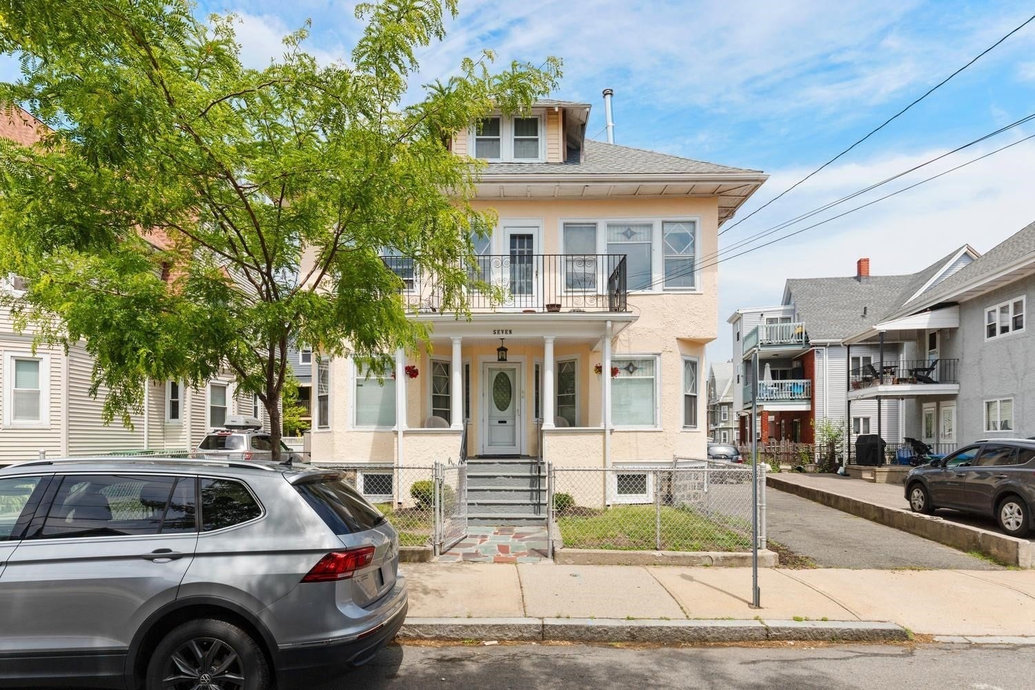 7 Yale St