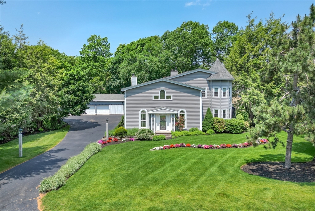 4 Aricia Ln