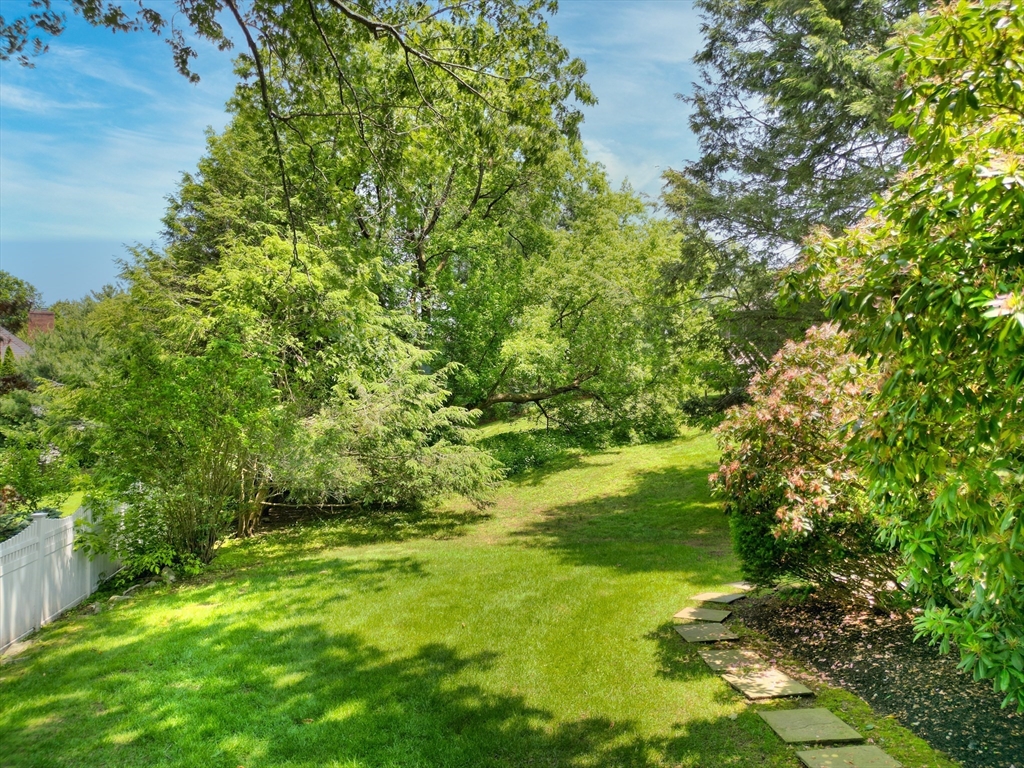 4 Aricia Ln