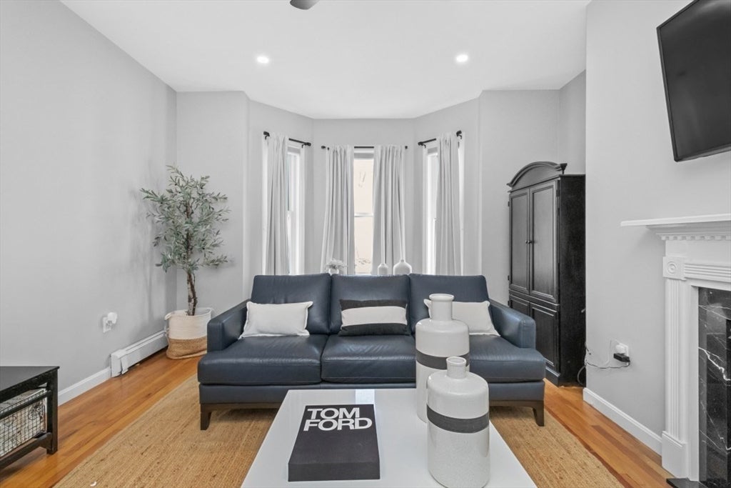595 East 4th St 1