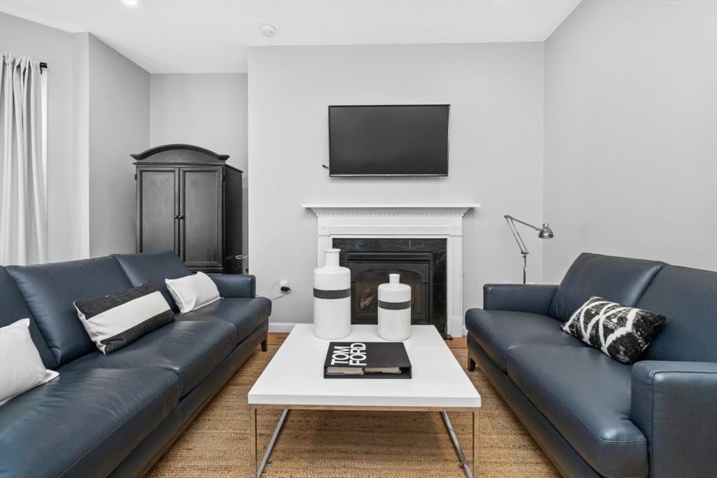 595 East 4th St #1, Boston, MA Photo #1