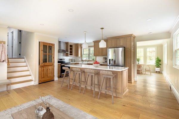 10 KNOLLWOOD DR, MATTAPOISETT, MA 02739 - Image 54343c2b338af5dfd4122014a89c2cbb/850136909