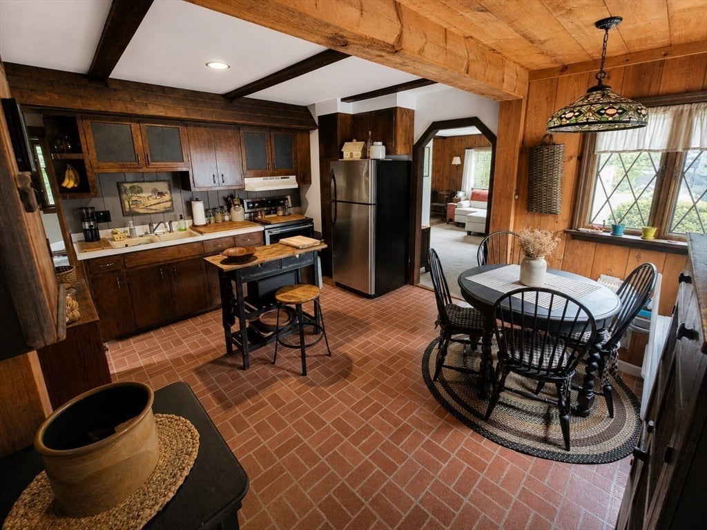 22 Hill St, Hopedale, MA, 22 Hill St, Hopedale, MA Photo #5