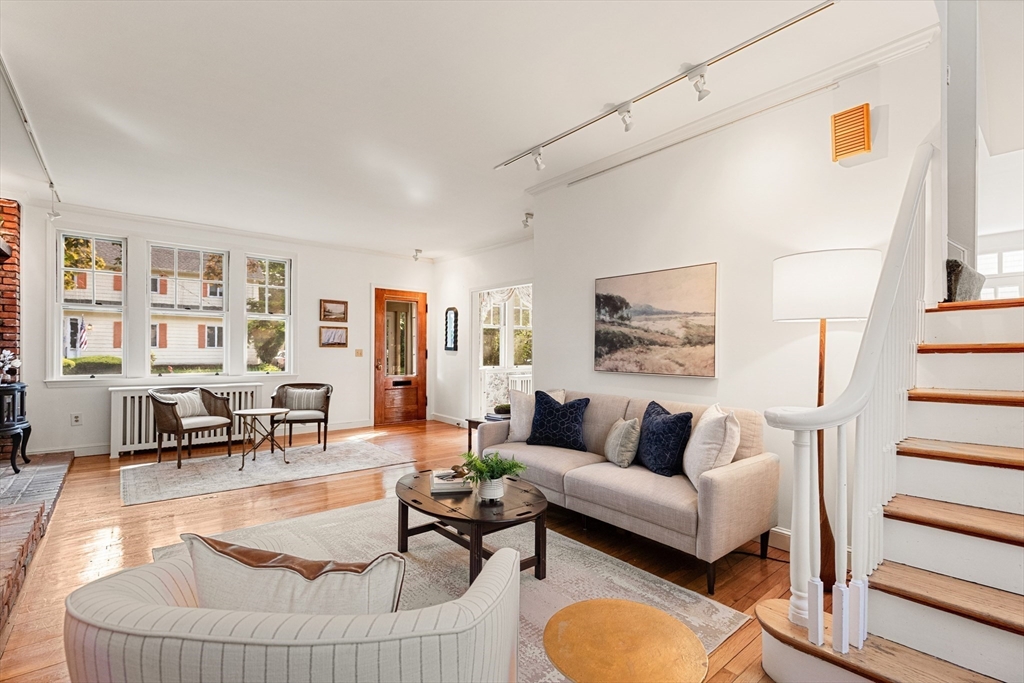 16 Preston Beach Road