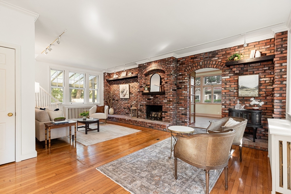 16 Preston Beach Road