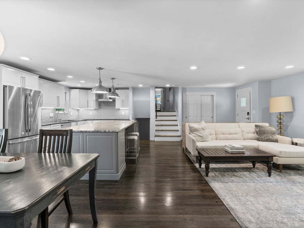 8 Karen Pines Street