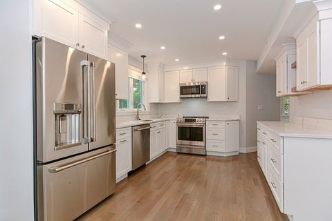 6 Lord Ter 1 Woburn MA 01801