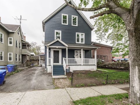 15 Warriner Ave Springfield MA 01108