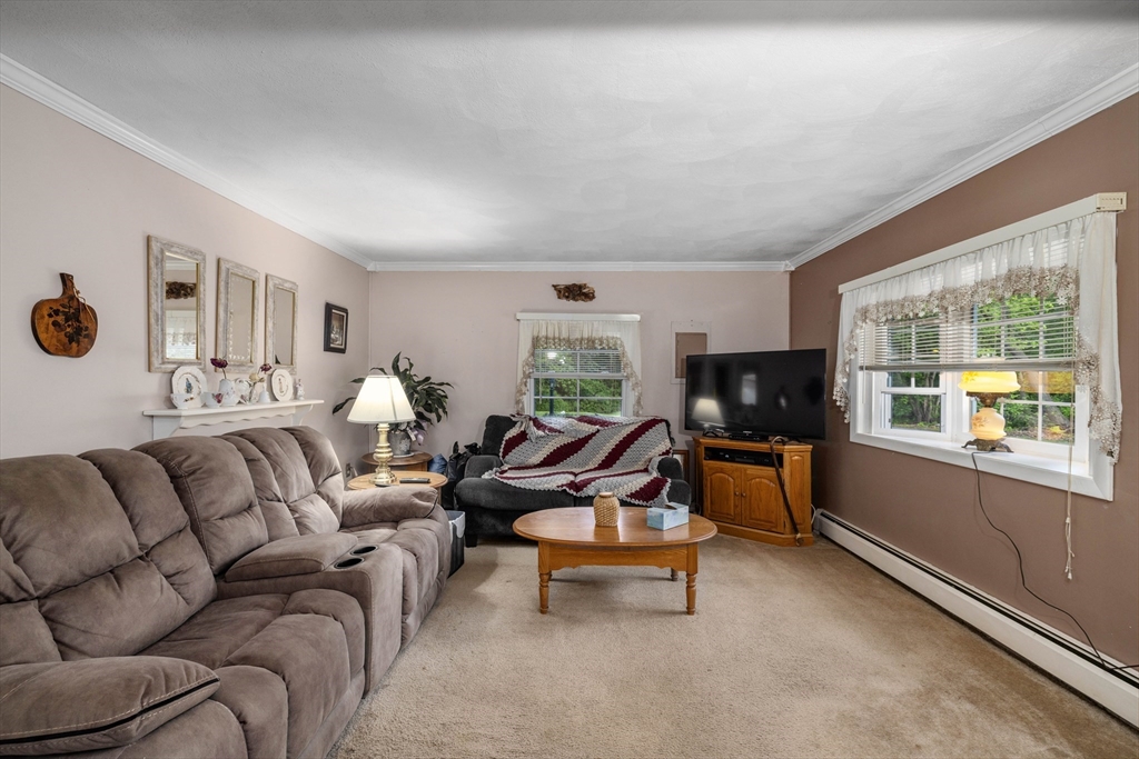 8 Hurlburt Rd