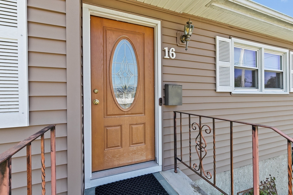16 Niles Rd