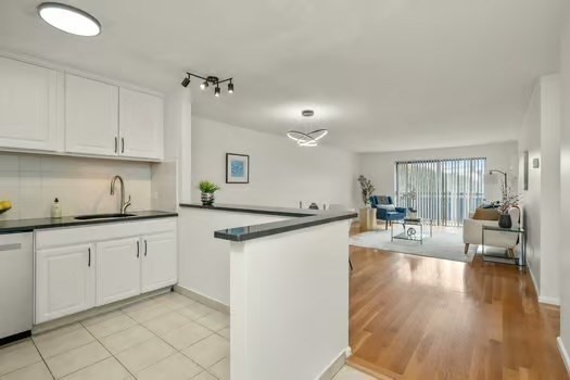 32 Whites Avenue D41