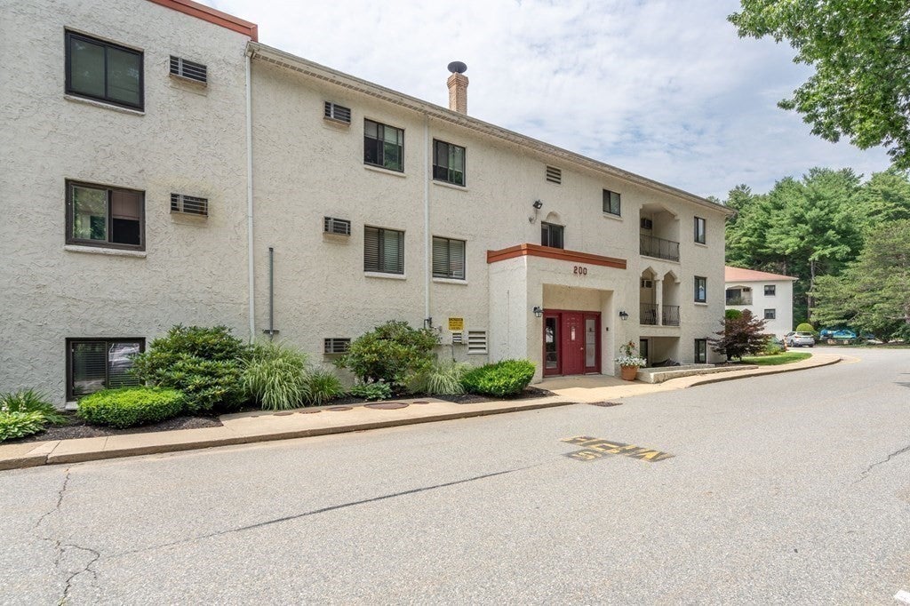 200 Fellsview Terrace #205B, Stoneham, MA Photo #13