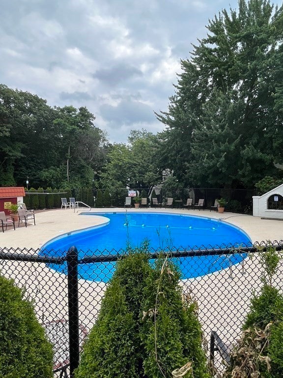 200 Fellsview Terrace #205B, Stoneham, MA Photo #11