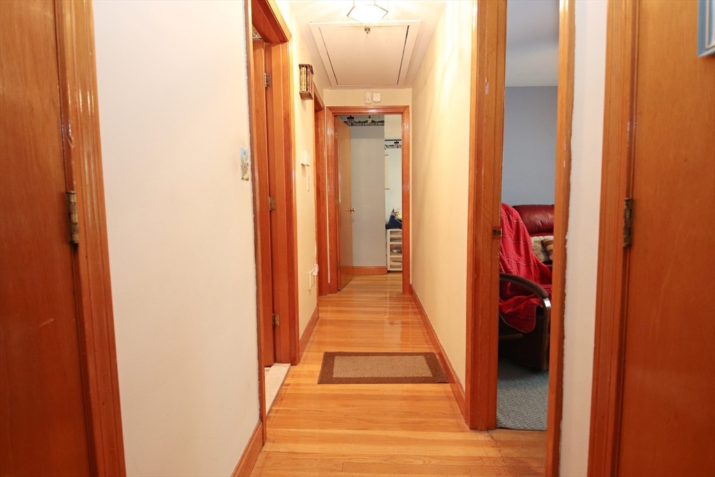 Saugus, Massachusetts 01906, United States, 3 Bedrooms Bedrooms, ,2 BathroomsBathrooms,Residential,Active,176910