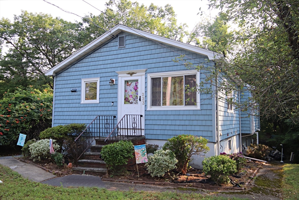 Saugus, Massachusetts 01906, United States, 3 Bedrooms Bedrooms, ,2 BathroomsBathrooms,Residential,Active,176910 Saugus, Massachusetts 01906, United States, 3 Bedrooms Bedrooms, ,2 BathroomsBathrooms,Residential,Active,176910