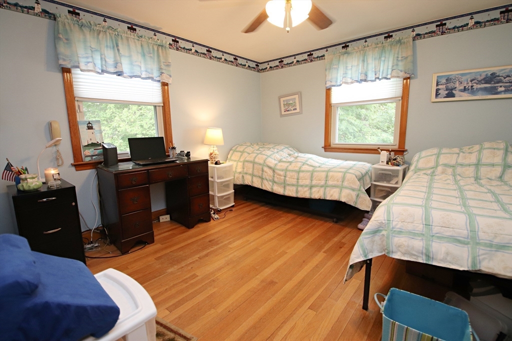 Saugus, Massachusetts 01906, United States, 3 Bedrooms Bedrooms, ,2 BathroomsBathrooms,Residential,Active,176910