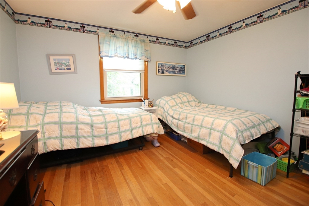 Saugus, Massachusetts 01906, United States, 3 Bedrooms Bedrooms, ,2 BathroomsBathrooms,Residential,Active,176910