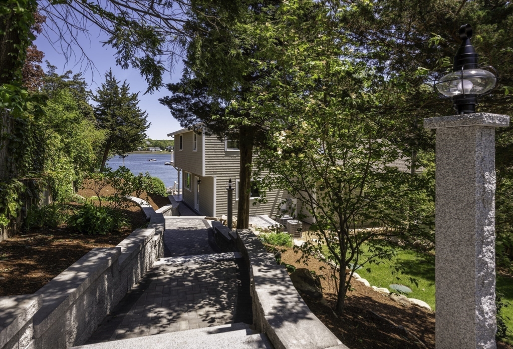 7 Cove Way