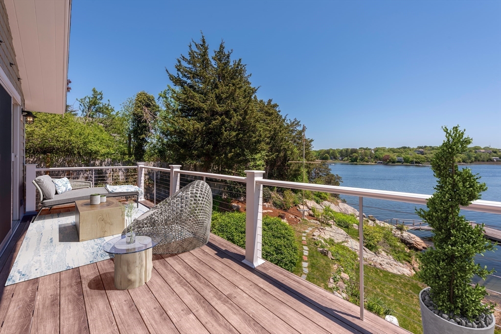 7 Cove Way