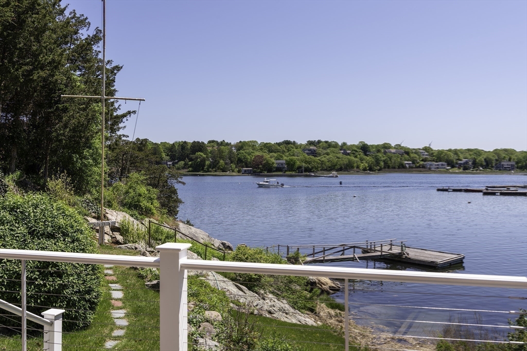 7 Cove Way