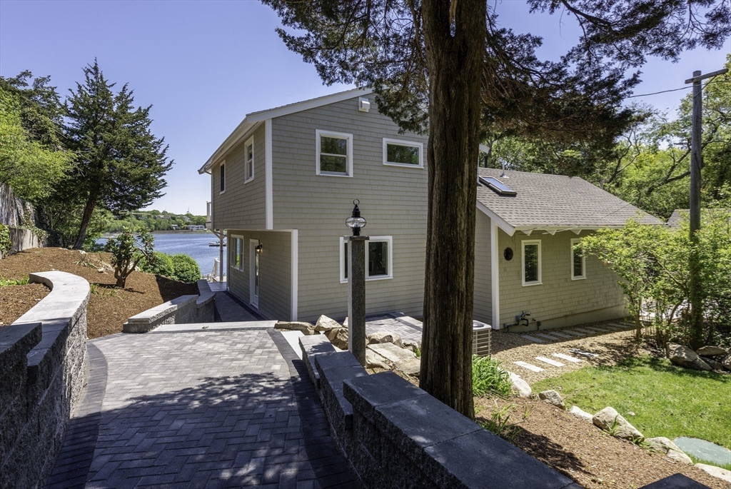 7 Cove Way