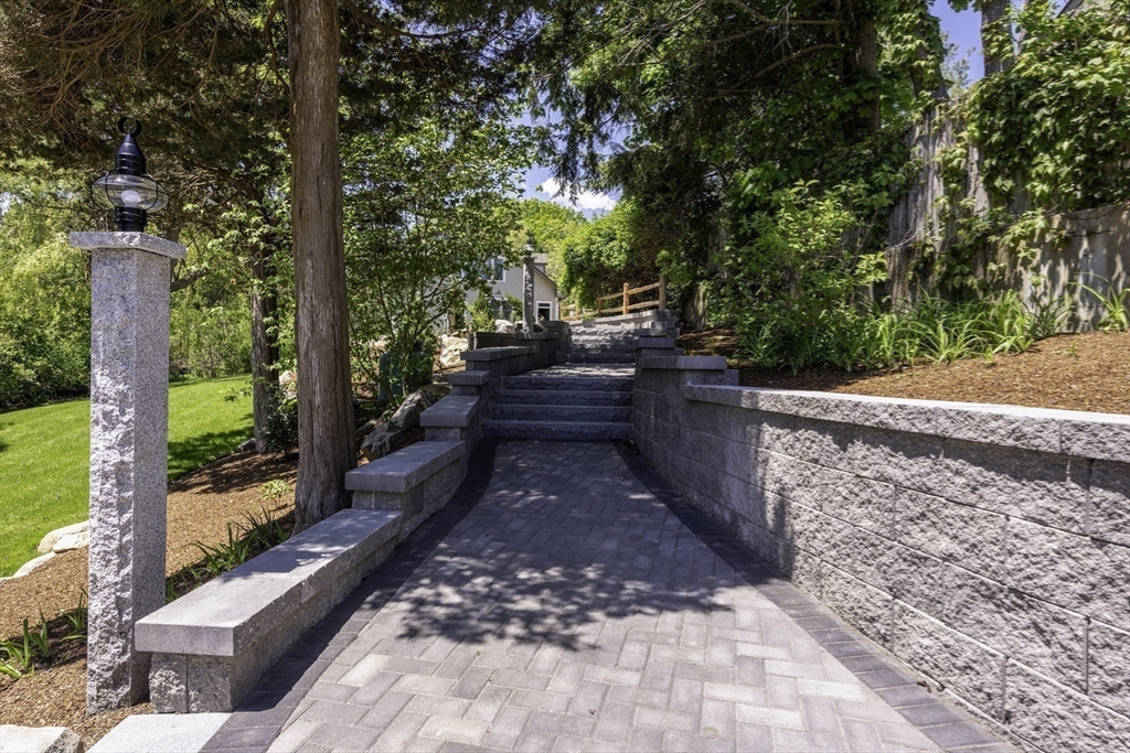 7 Cove Way