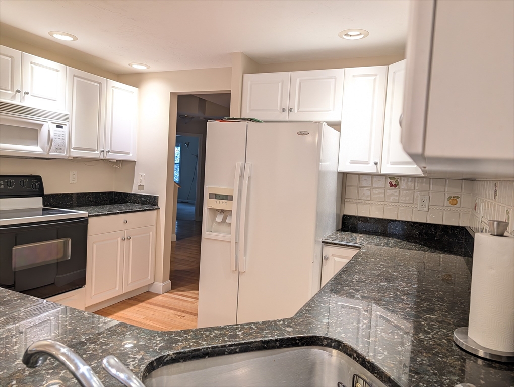 93 Westminster Dr 93