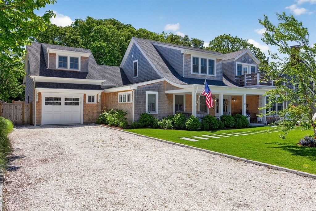 60 Bayberry Rd