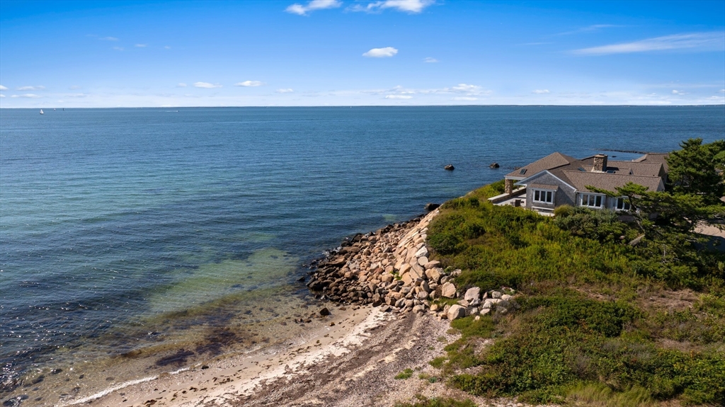 Falmouth, Massachusetts 02540, United States, 4 Bedrooms Bedrooms, ,3 BathroomsBathrooms,Residential,Active,209022