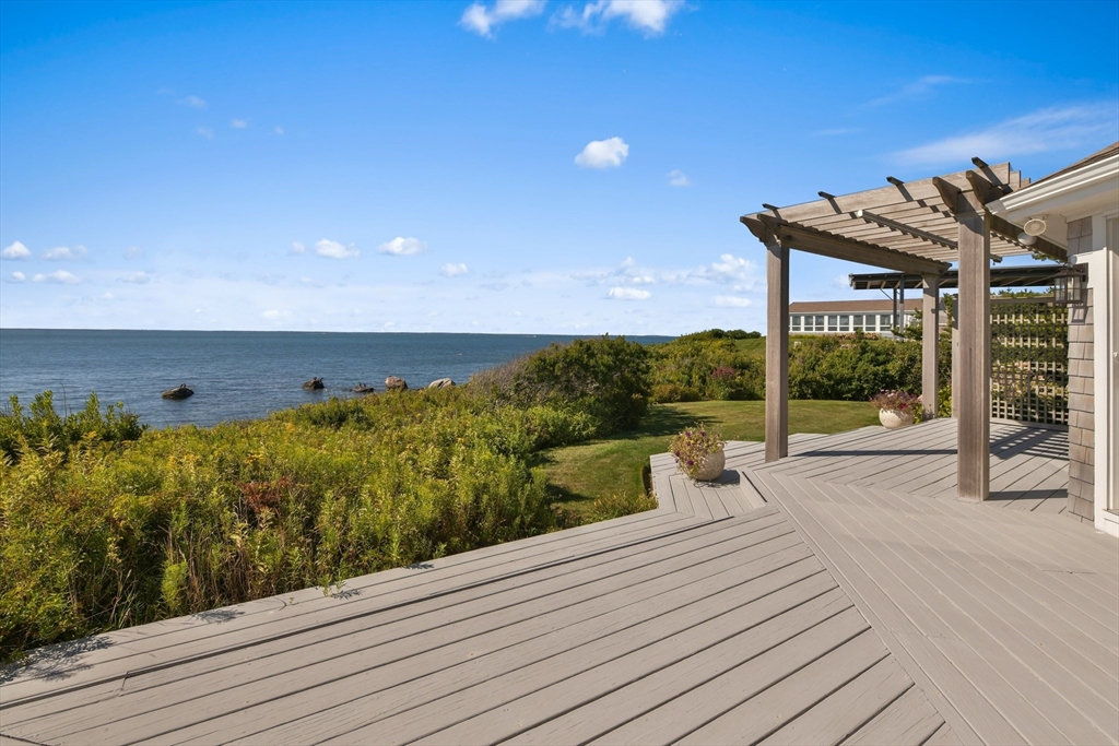 Falmouth, Massachusetts 02540, United States, 4 Bedrooms Bedrooms, ,3 BathroomsBathrooms,Residential,Active,209022