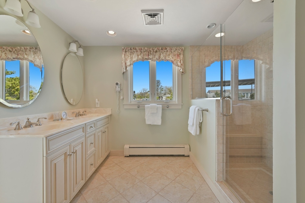 Falmouth, Massachusetts 02540, United States, 4 Bedrooms Bedrooms, ,3 BathroomsBathrooms,Residential,Active,209022