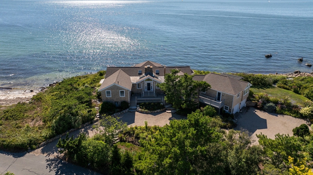 Falmouth, Massachusetts 02540, United States, 4 Bedrooms Bedrooms, ,3 BathroomsBathrooms,Residential,Active,209022
