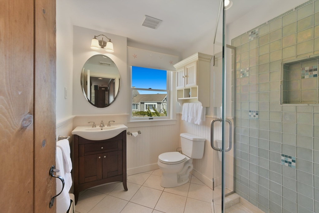 Falmouth, Massachusetts 02540, United States, 4 Bedrooms Bedrooms, ,3 BathroomsBathrooms,Residential,Active,209022