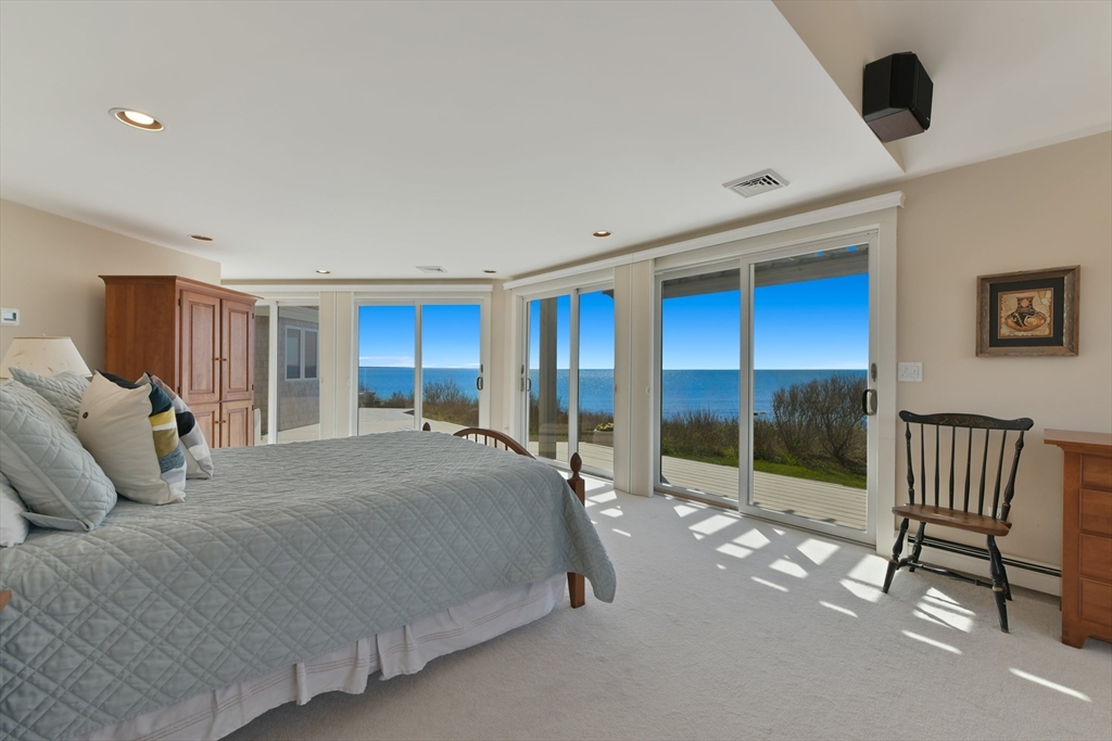 Falmouth, Massachusetts 02540, United States, 4 Bedrooms Bedrooms, ,3 BathroomsBathrooms,Residential,Active,209022