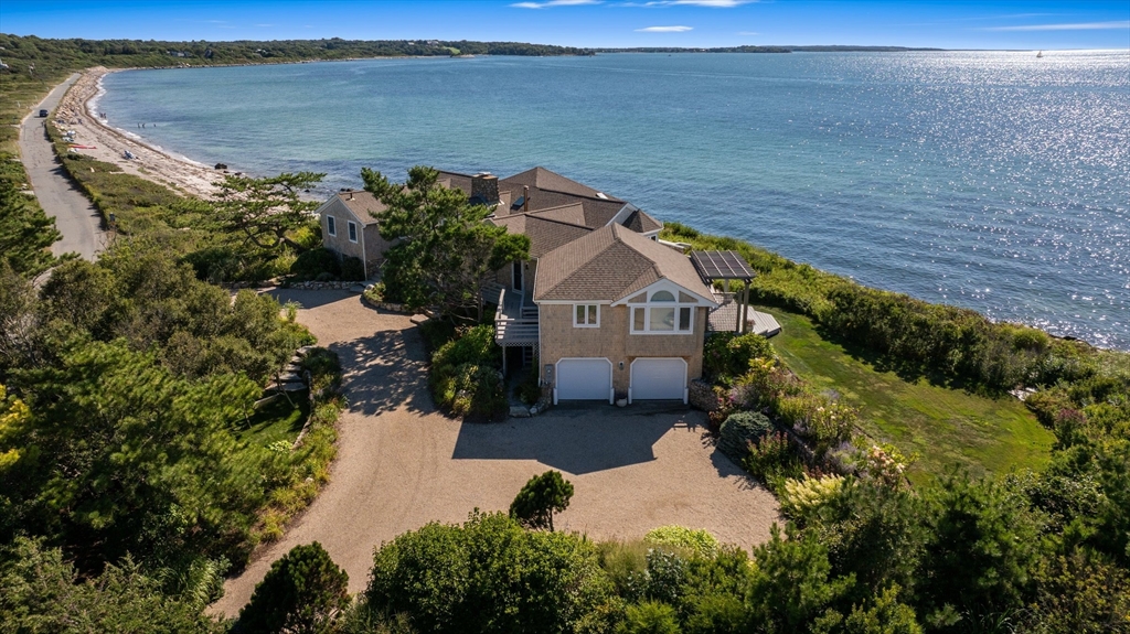 Falmouth, Massachusetts 02540, United States, 4 Bedrooms Bedrooms, ,3 BathroomsBathrooms,Residential,Active,209022